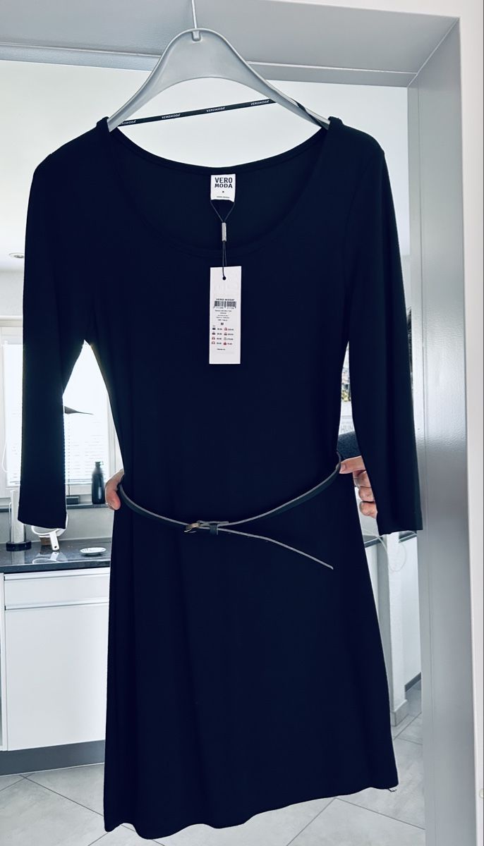 Vero Moda Vestiti: Kleid (inkl. Gürtel) – Nuovo (secondo la descrizione) da Mägenwil venduto da afiloni84