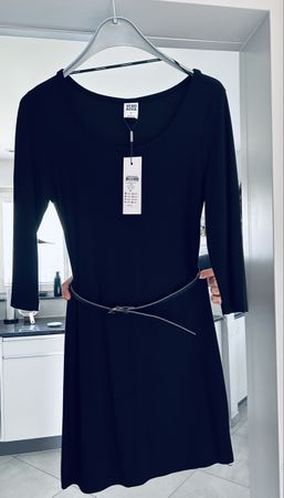 Kleid (inkl. Gürtel)