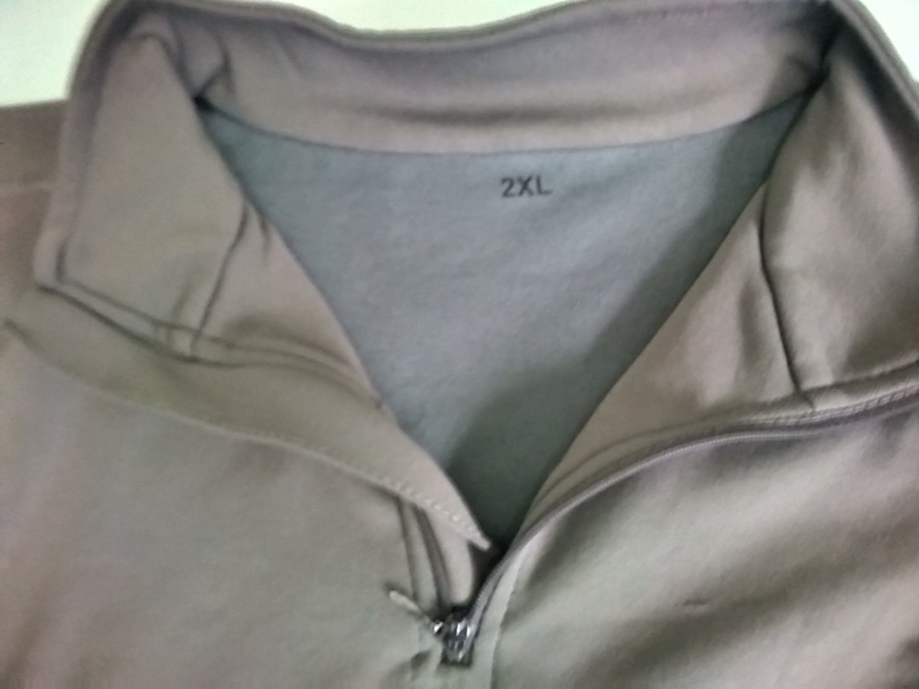 Schweizer Armee Uniformi: Roll-Shirt 06 Zip - Olive, Gr. 2XL – Usato da Horgen venduto da mar_8rbw 1