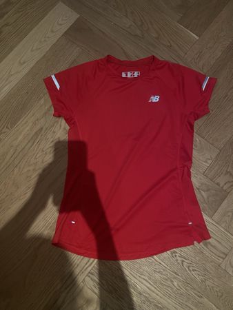 New Balance Sport Shirt Small Rot
