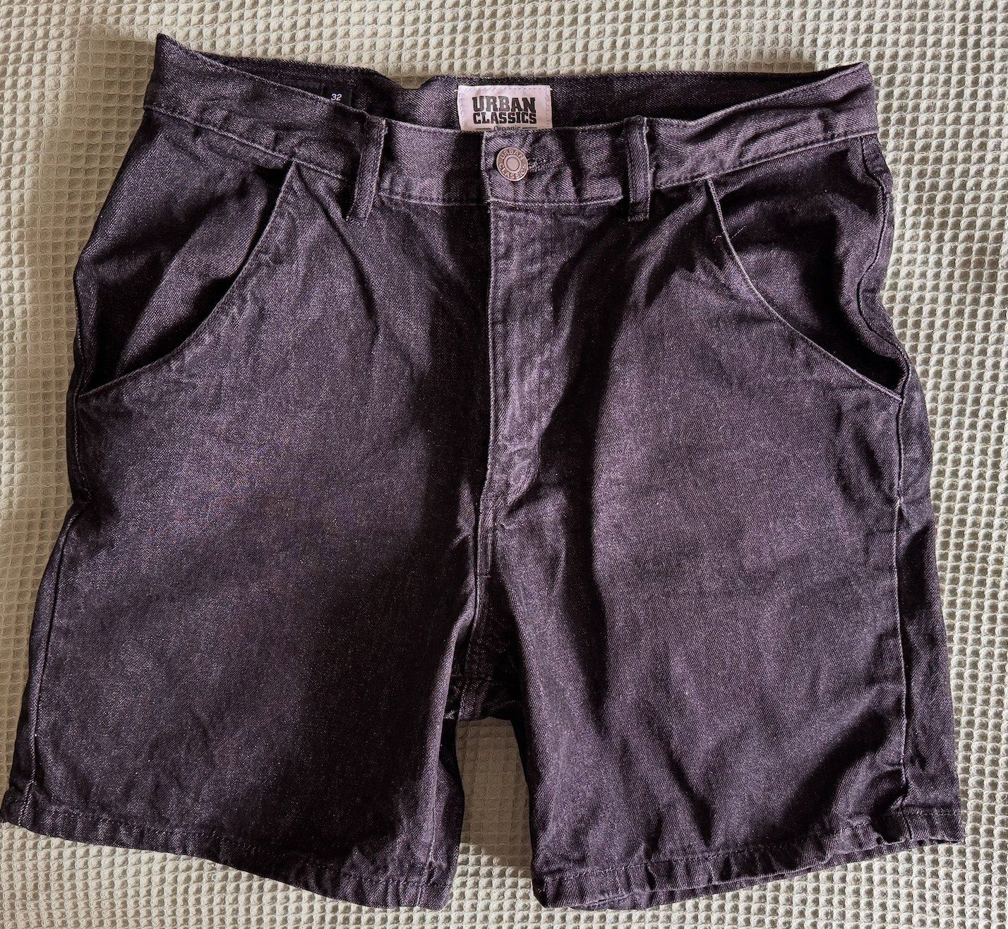 Urban Outfitters Jeans: Jeans Shorts Black Urban Classics – Usato da Zürich venduto da mat_n78x