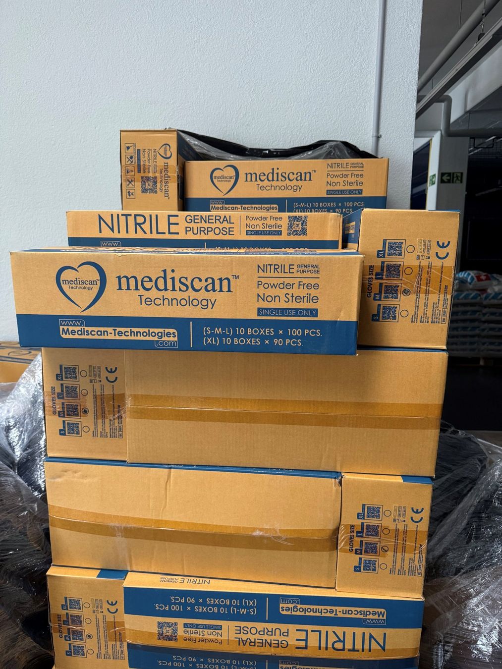 Guanti & manicotti: Mediscan Nitril Handschuhe, Grössen S, M, L – Nuovo e nell'imballaggio originale da Dottikon venduto da jus_v5br 2