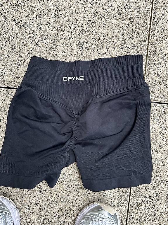 Leggings: DFYNE & TEVEO – Gebraucht aus Basel von pau_s6pv 1