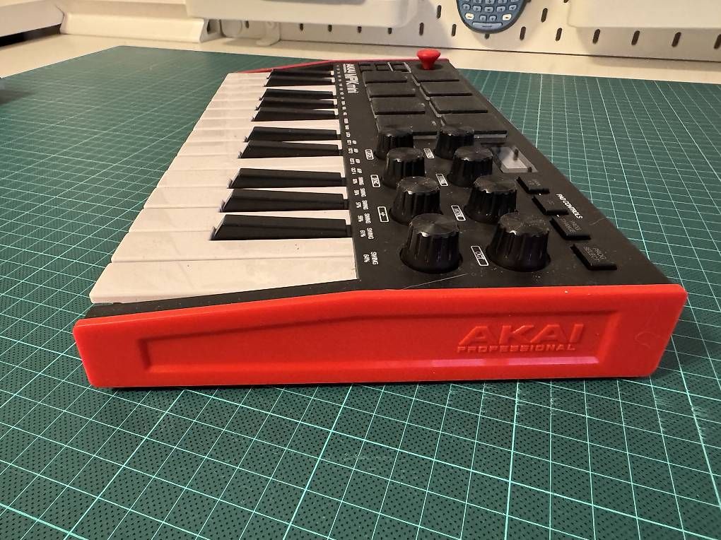 Musikinstrumente: AKAI Professional MPK mini MIDI-Keyboard – Gebraucht aus Rieden AG von hedgey 2