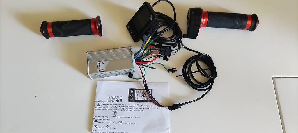 Kickboard: E Scooter Controller Set 350W /S866/Gasgriff rot – Nuovo (secondo la descrizione) da BASEL venduto da E-Bro.Electro