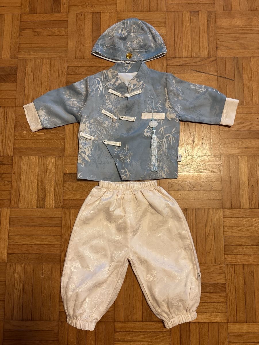 Lotti & Set di vestiti: Ensemble bébé style chinois cérémonie – Nuovo (secondo la descrizione) da Ecublens VD venduto da Alan2026
