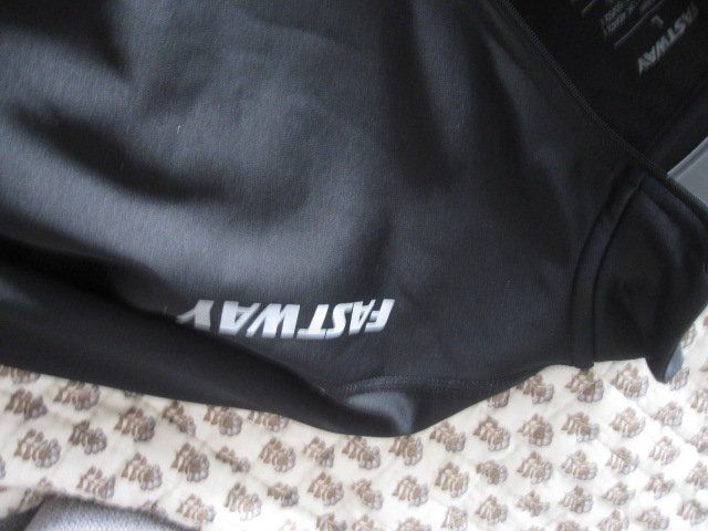 T-shirt: elastisches Shirt von Fastway – Usato da Ehrendingen venduto da salvi1995 2