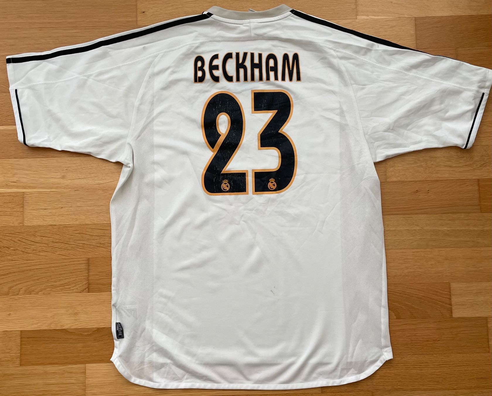 Real Madrid Canottiere & Pantaloni: Original Real Madrid 2003/2004 Beckham – Usato da Windisch venduto da RealJerseys