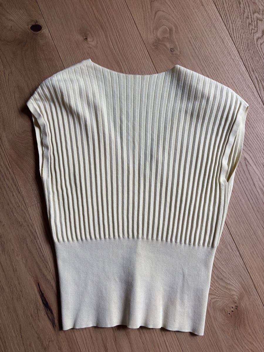 Cos Tops: Top von Cos - hellgelb  – D'occasion à Luzern par Joeselling
