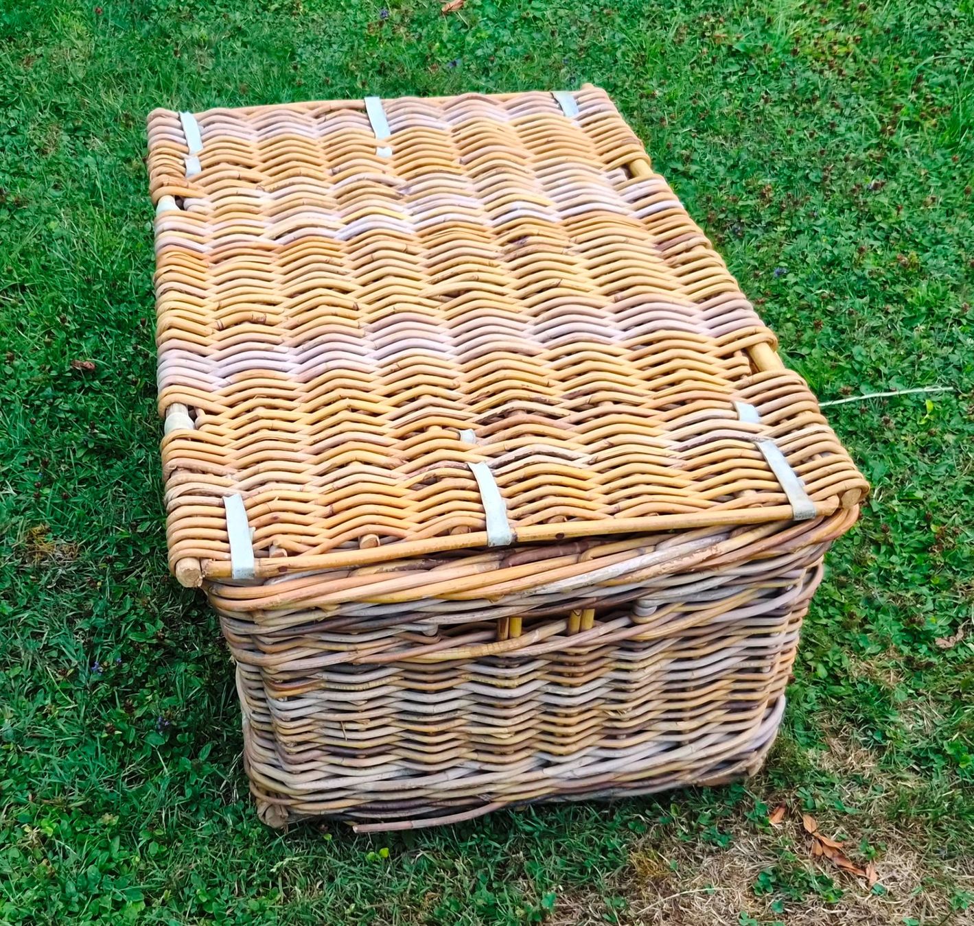 Sonstiges für Haushalt & Wohnen: Große Vintage Weidentruhe / Wäschekorb "LAUNDRY" – Gebraucht aus Zürich von Primanoctis 3