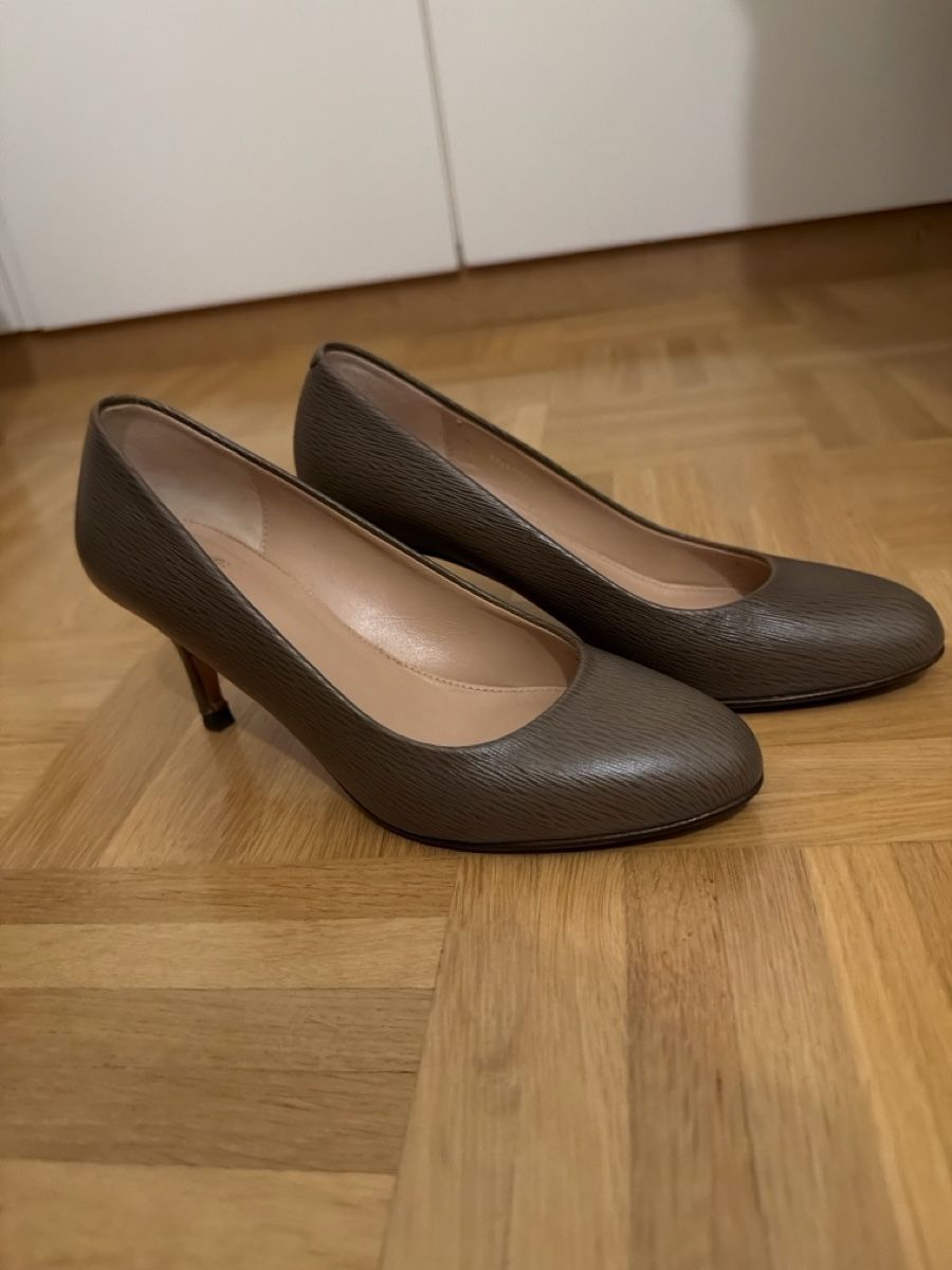 Hugo Boss Scarpe da donna: Boss Pumps kaki textured leather 35 – Usato da Chêne-Bourg venduto da gbe_wks9 1