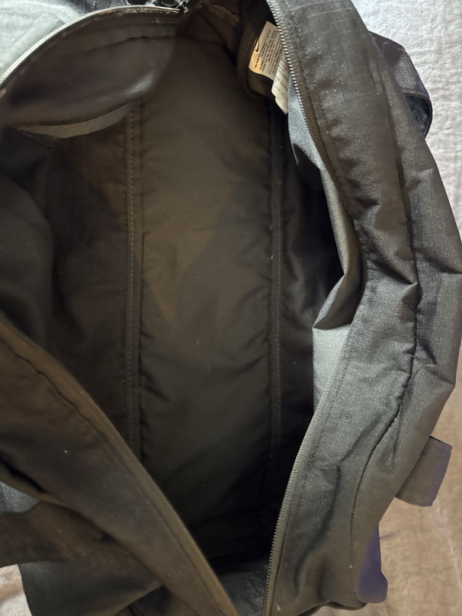 Nike Borse: Sporttasche Nike -neuwertig – Nuovo (secondo la descrizione) da Dietlikon venduto da CS_T 2