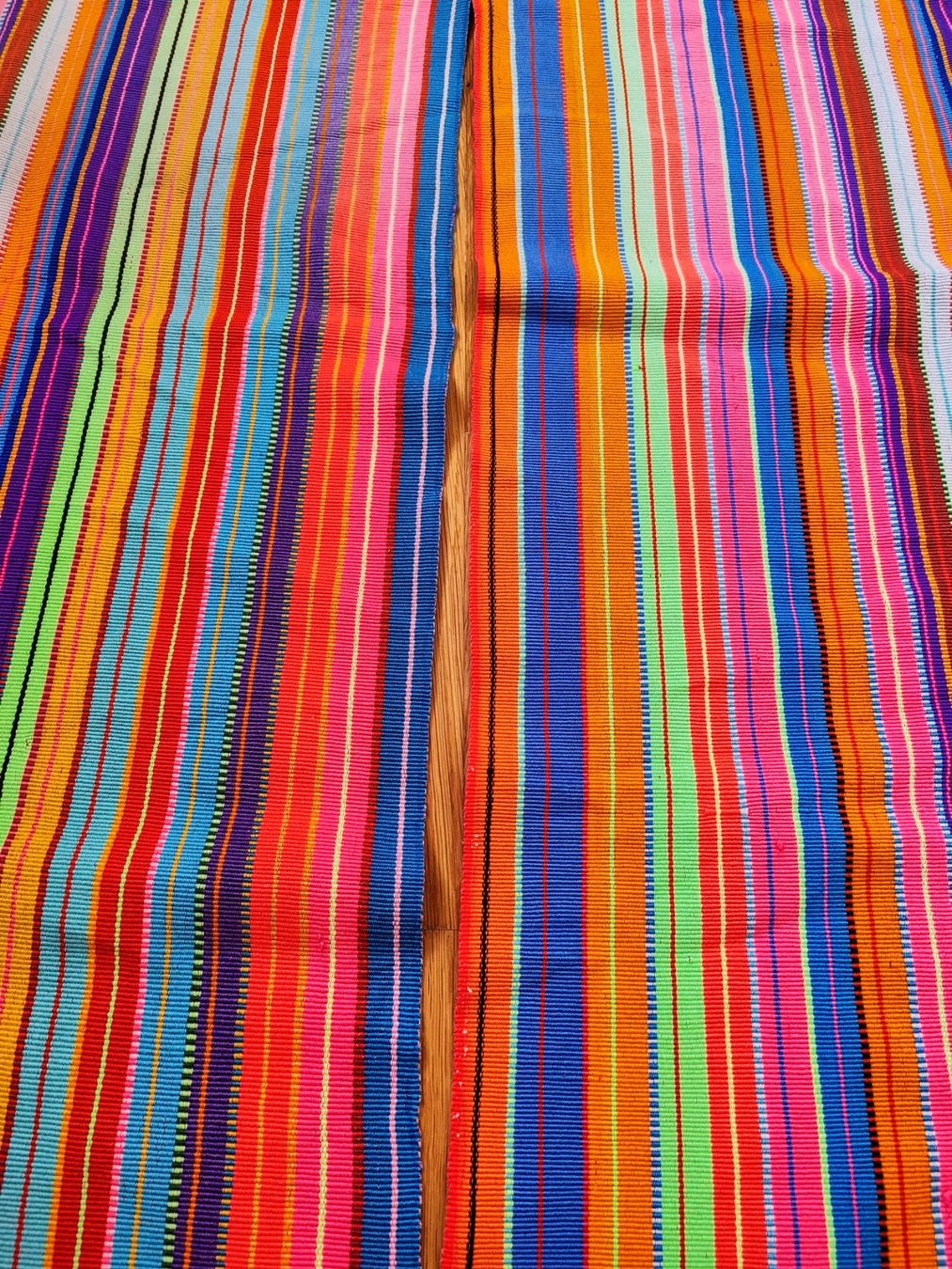 Tessuti: Tissu de type mexicain tissé à la main – Usato da Carouge GE venduto da for_8yym 2