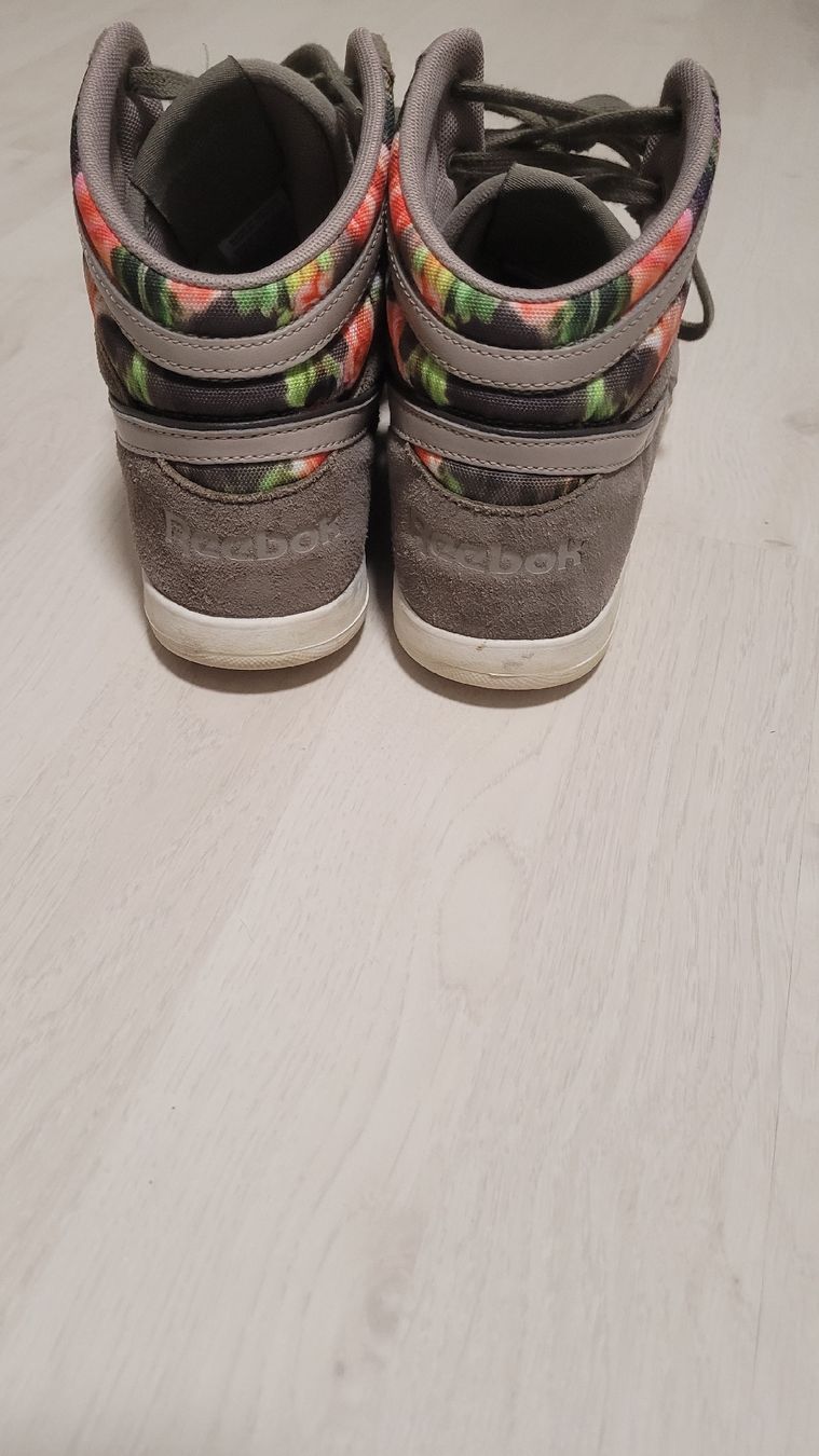 Reebok Scarpe da donna: Reebok Freestyle Hi Sneaker, Gr. 39 – Usato da Schöftland venduto da Aktion56 3