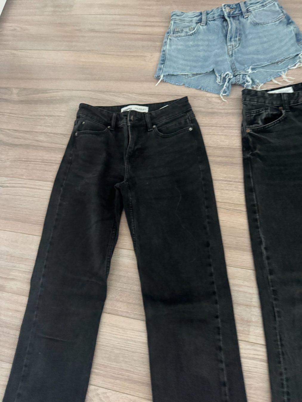 Lotti di vestiti: 3 Stk. Hosen Damen Set Gr. 32 – Usato da Bonstetten venduto da VCLS 1