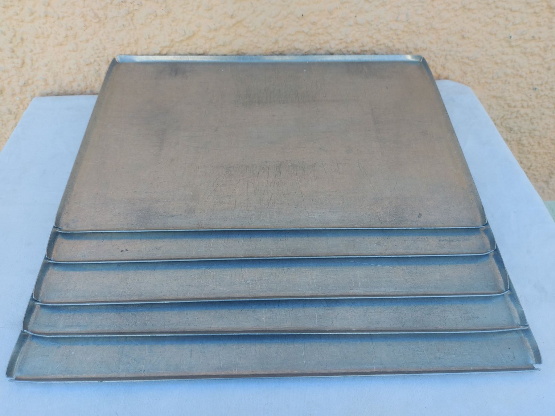Piatti di portata: 5 Stk. Patiesseri-tabletts, Serviertabletts, Metalltabletts – Usato da Rheinau venduto da profitronic.shop 7