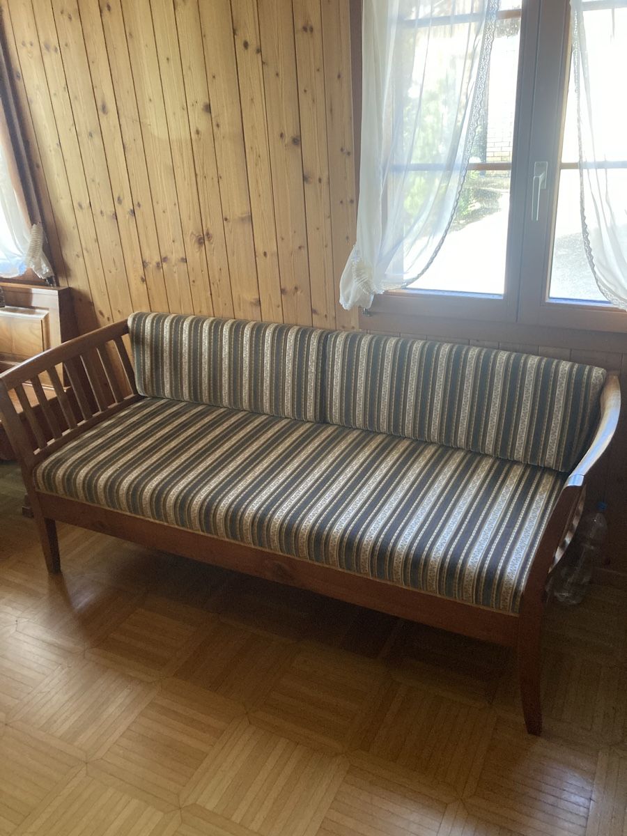 Sofas: Sofa Antik – Gebraucht aus Grosswangen von juk_y25f
