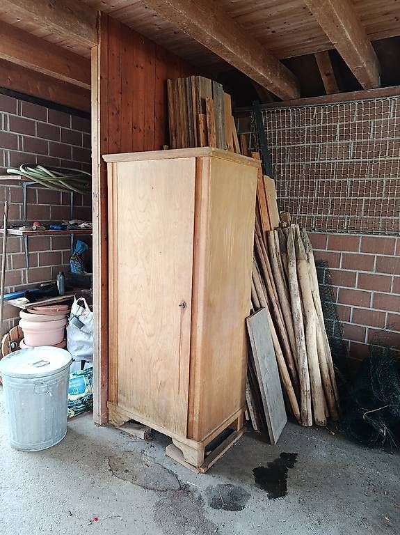 Armadi: Holzschrank  – Usato da Staufen venduto da leo_d5c7