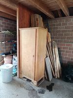 Holzschrank 