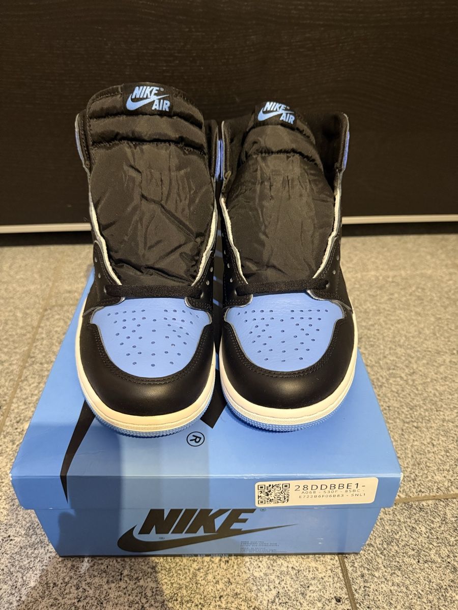 Jordan Chaussures hommes: Jordan 1 Retro High OG UNC Toe Gr. 42.5 – Neuf avec emballage d'origine à Schmerikon par Rafail.w 3