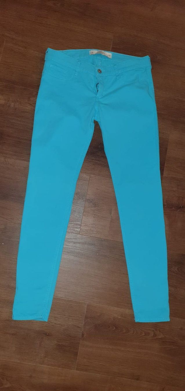 Abercrombie Pantaloni: Pantalons Abercrombie - US 6 – Usato da St-Sulpice VD venduto da juhdu