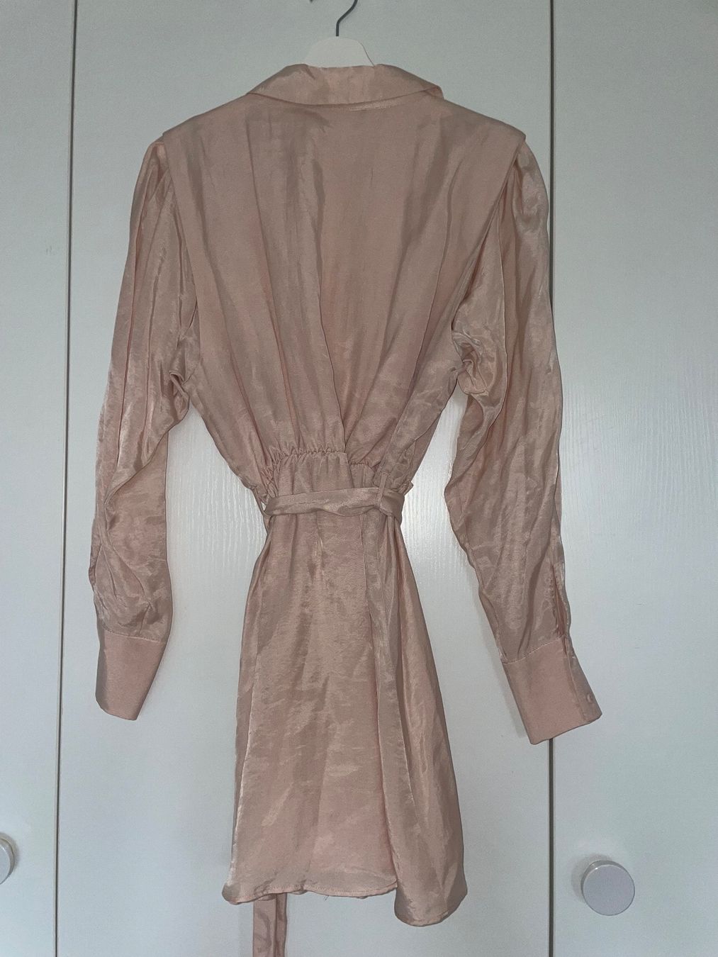 Zara Vestiti: Robe chemise satinée neuve, taille S – Nuovo (secondo la descrizione) da Châtelaine venduto da nan_j75j 6