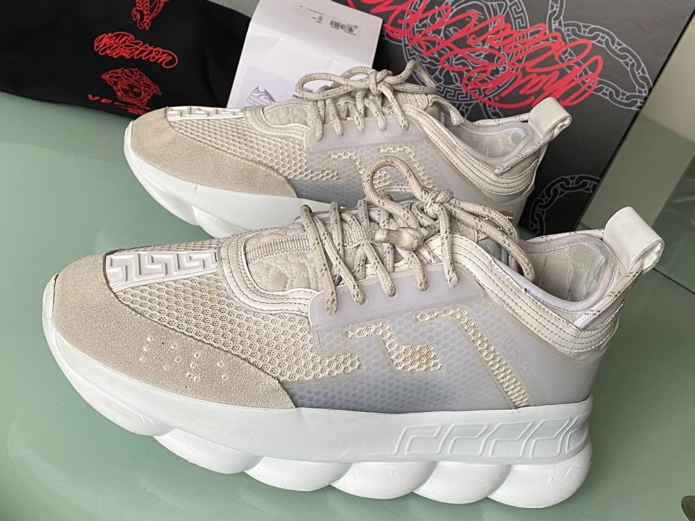 Versace chain reaction store runners