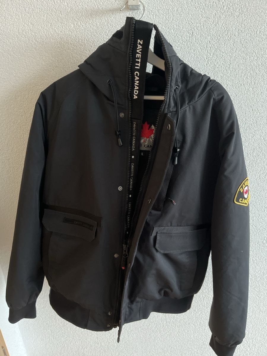Giacche: Veste zavetti noire – Usato da Mont-sur-Lausanne venduto da Pioutch