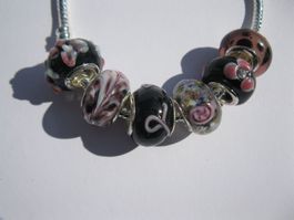 6 Glasbeads schwarz/lila, 15mm, Mix