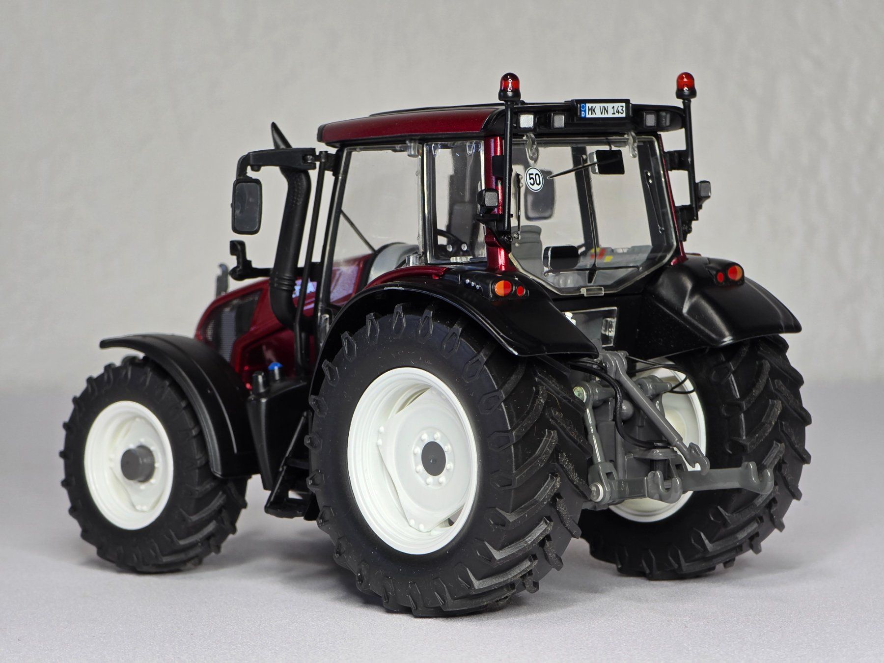 Wiking Kit di modellismo & Modellini statici: Wiking 077326, Valtra N 143 HT3, Vitrine – Nuovo (secondo la descrizione) da Kloten venduto da Nicola2 6