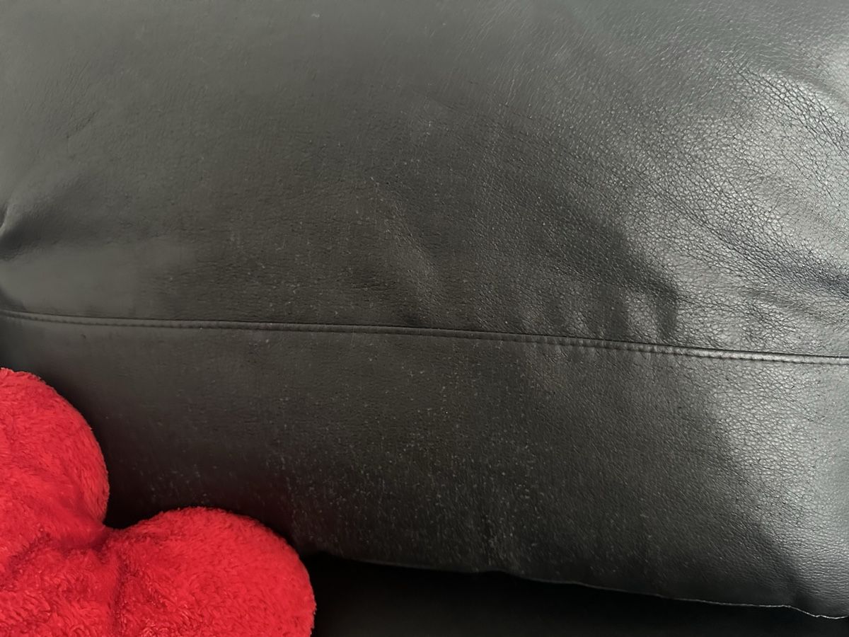 Ikea Sofas: Ecksofa schwarz Kunstleder mit Bettfunktion Stauraum – Gebraucht aus Pratteln von milisandra 3