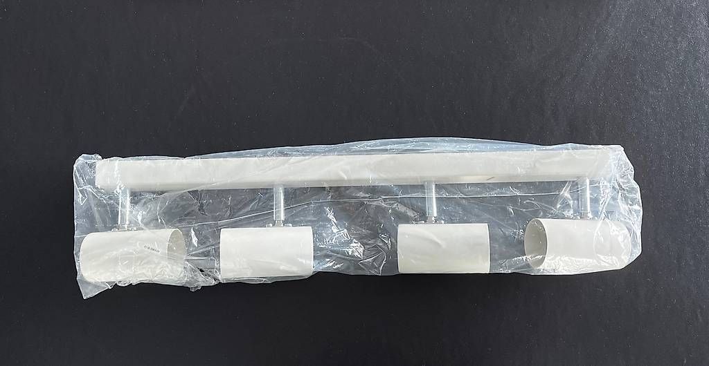 Lampadari & plafoniere: Deckenlampe 4 spot in weiss Neu – Nuovo e nell'imballaggio originale da Bäch SZ venduto da Mastergevin