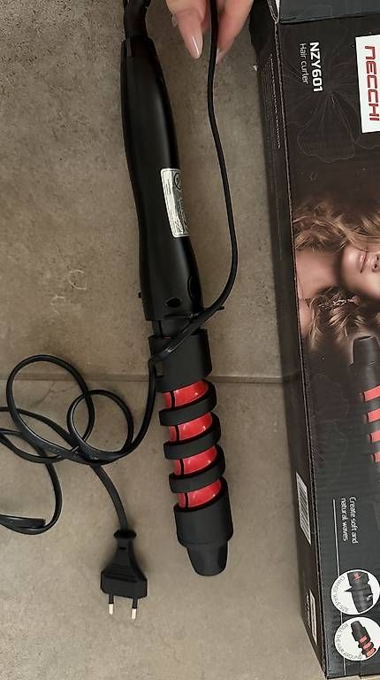 Lockenstäbe & Haarglätter: Vendo piastra per onde di Necchi – Gebraucht aus Sessa von Thisisemma 2