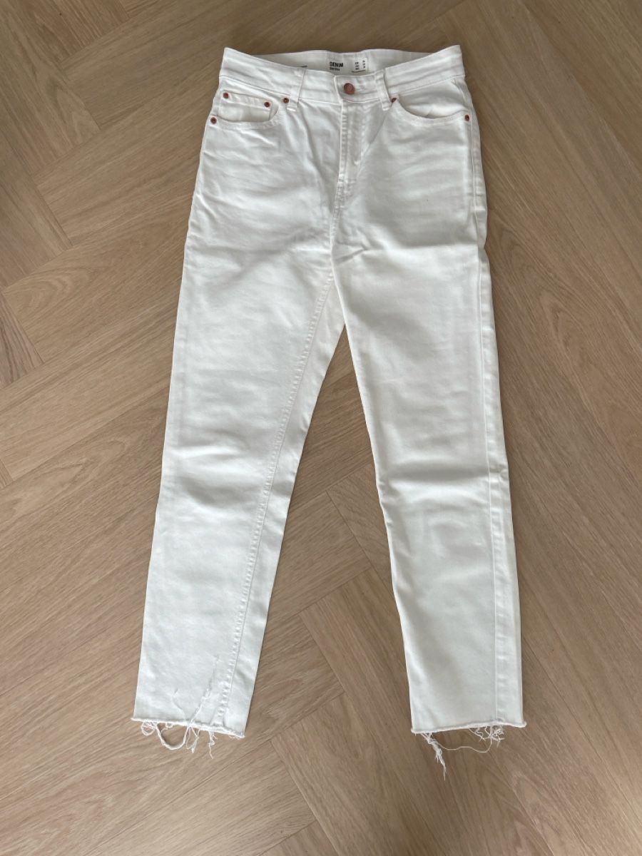 Bershka Jeans: Jeans Bershka blanc / weiss – Usato da Grenchen venduto da Mina1811