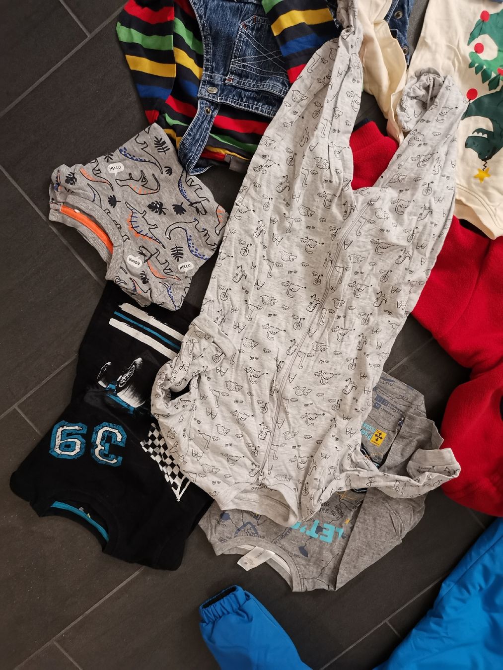Lotti & Set di vestiti: grosses Kleiderset – Usato da Matzendorf venduto da hauli2 7