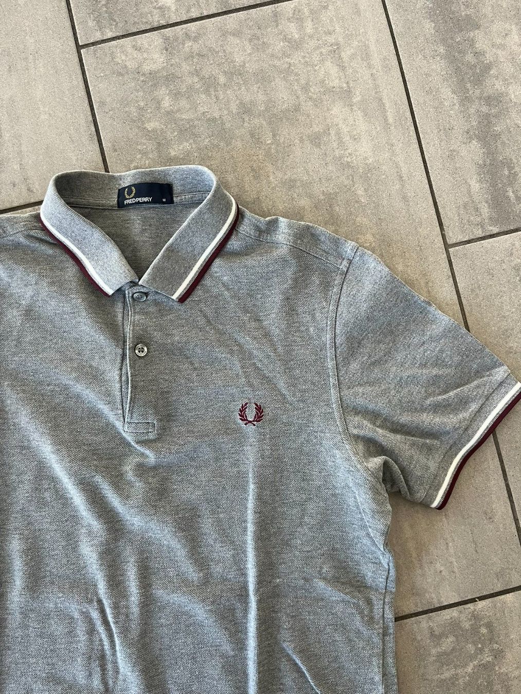 Fred Perry Magliette Polo: FRED PERRY Poloshirt Grau – Usato da Otelfingen venduto da Denis_ZH 1