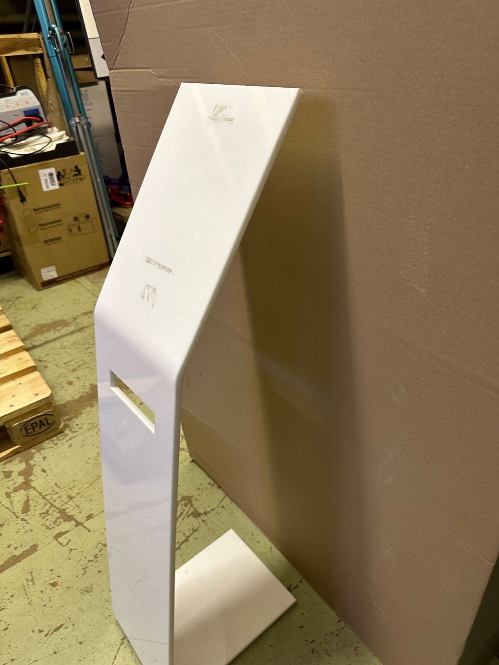 Altro in Decorazioni & Accessori: Bodenaufsteller weiss – Usato da Necker venduto da liq24 1