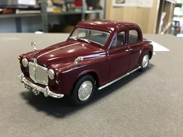 Rover 100, Burgunderrot, Metallmodellauto, Sammlerstück 1:43