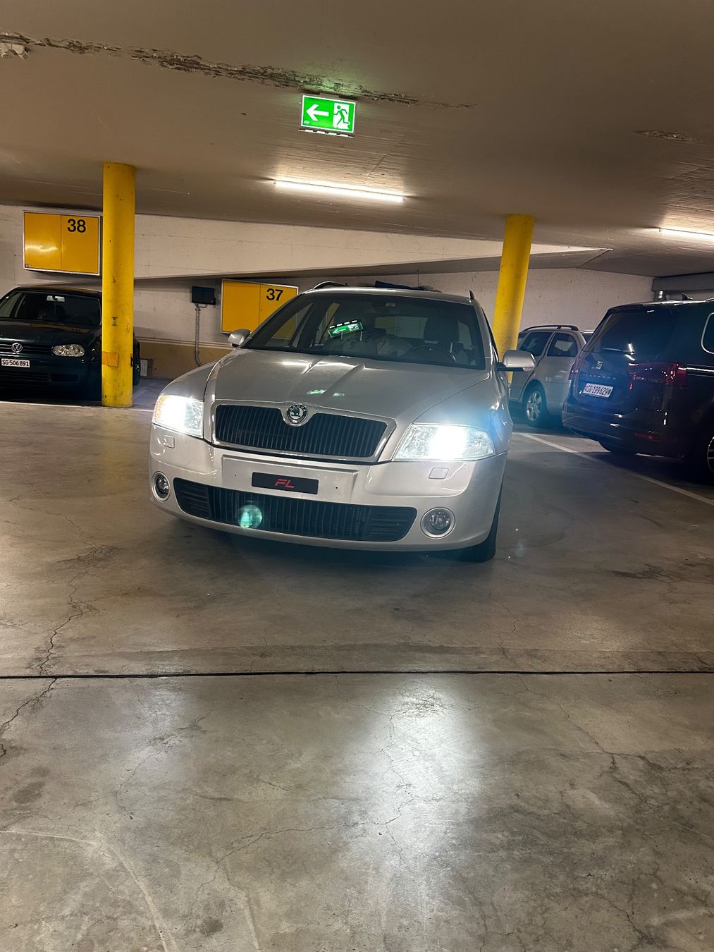Skoda Autos: Skoda Octavia RS 2.0 Benzin – Gebraucht aus Sevelen von Transporter3 4