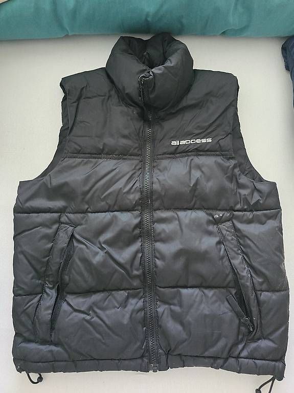 Jacken & Mäntel: Veste gr. 140 – Gebraucht aus Allschwil von tiz_tf58