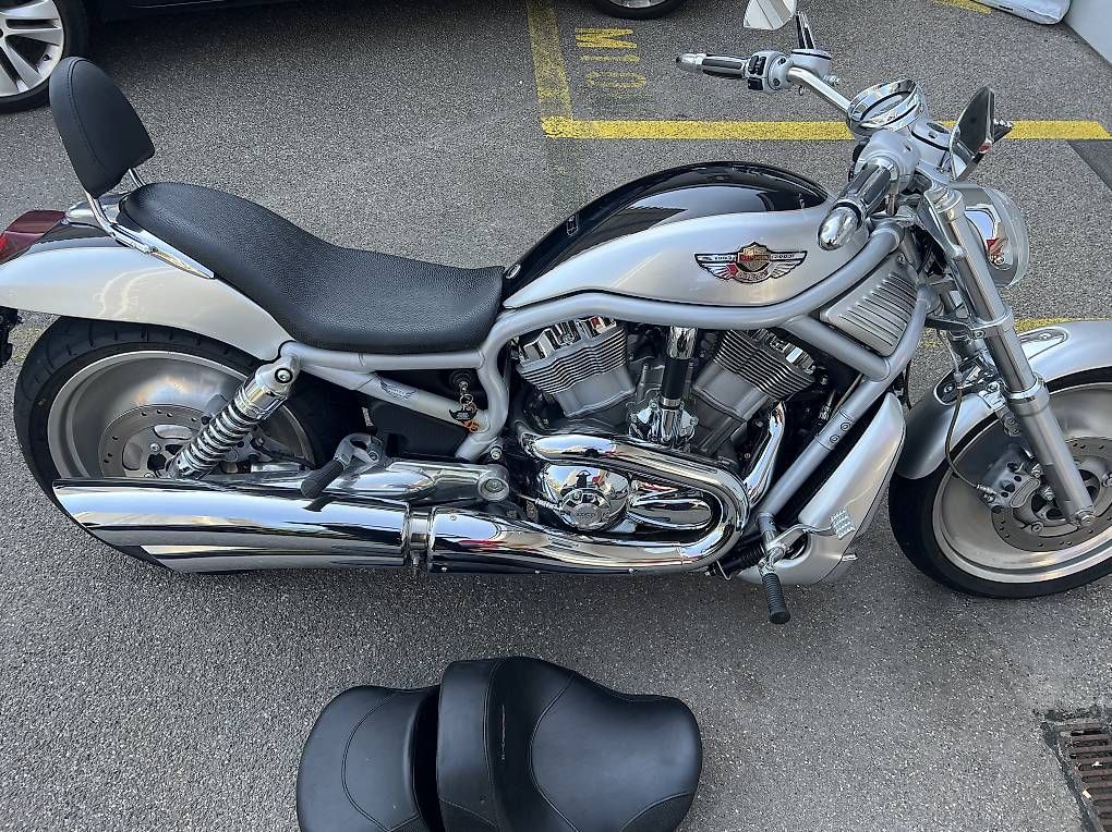 Harley-Davidson Chopper: Harley Davidson  V Road – Gebraucht aus Winterthur von Giannispizza 3