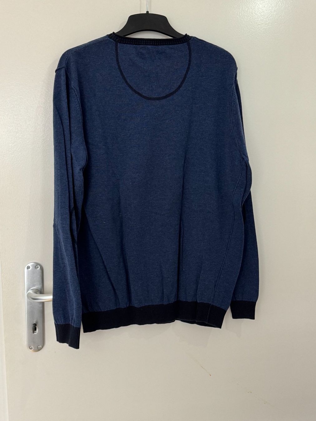 Pullover & Sweatshirts: Pull bleu Celio Taille XL – Gebraucht aus Yvonand von log_t9ks 1