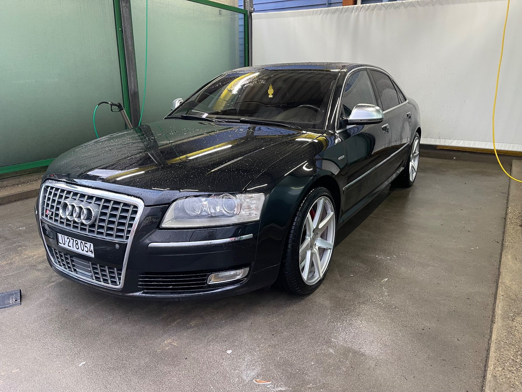 Automobili: Audi A8 4.2TDI Facelift Frisch ab MFK – Usato da Grosswangen venduto da ASH1995