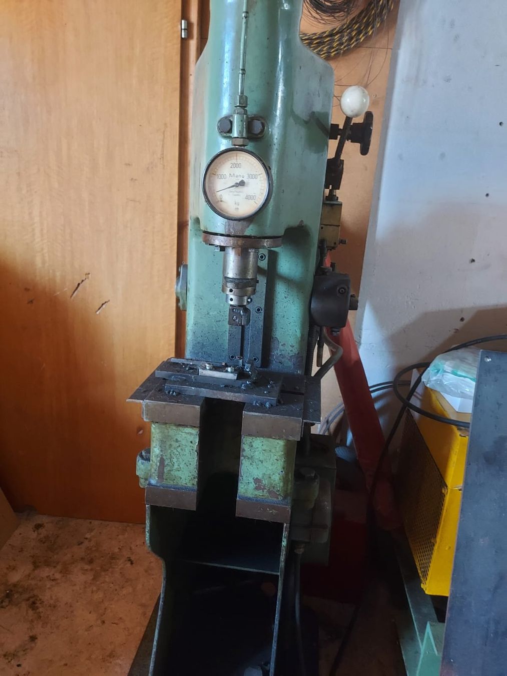 Tutte le macchine: Hydraulikpresse Jenny – Usato da Däniken SO venduto da sugar-honey-pie