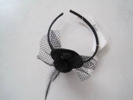 schöne schwarze Haarspange mit kleinem H