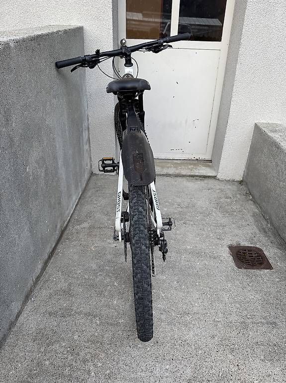 Vélos: VTT Ghost Lanao Essential 27.5? – D'occasion à Collonges par Chris56 1