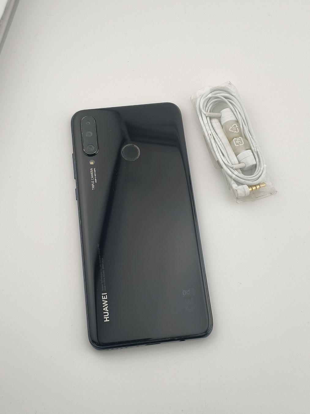 Huawei Telefoni cellulari / Smartphones: HUAWEI P30 lite +  headphones – Usato da Uster venduto da TOPPRICEE 2