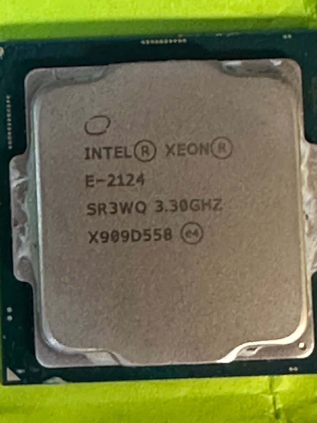 Server: Xeon E-2124 3.3 GHz 4 core 8 mb cache FCLGA1151 – Gebraucht aus Zürich von Drwatson