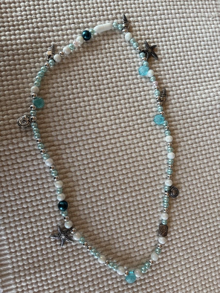 Colliers: Modeschmuck Kette aus Kunststoff – D'occasion à Rümlang par resale35