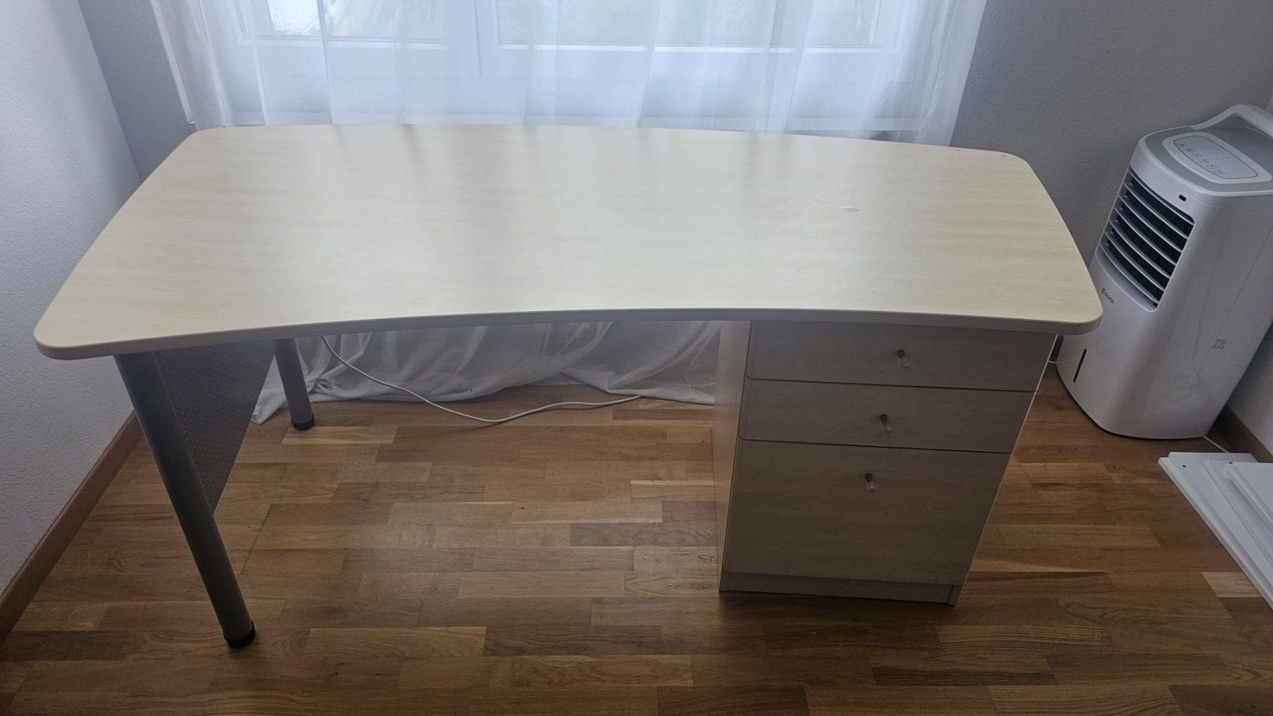 Schreibtische: Schreibtisch – Gebraucht aus Adliswil von vaipetr 1